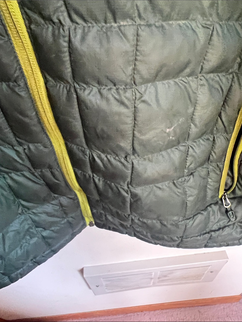 Marmot Dark Green Puffer Jacket with Lime Trim - Picture 3 of 9
